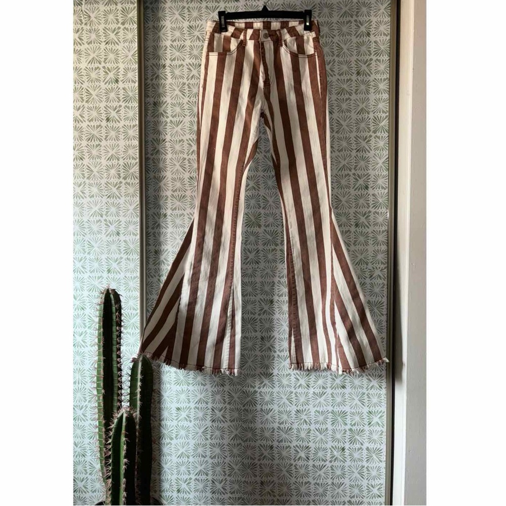 Lainey Wilson vibes striped bells